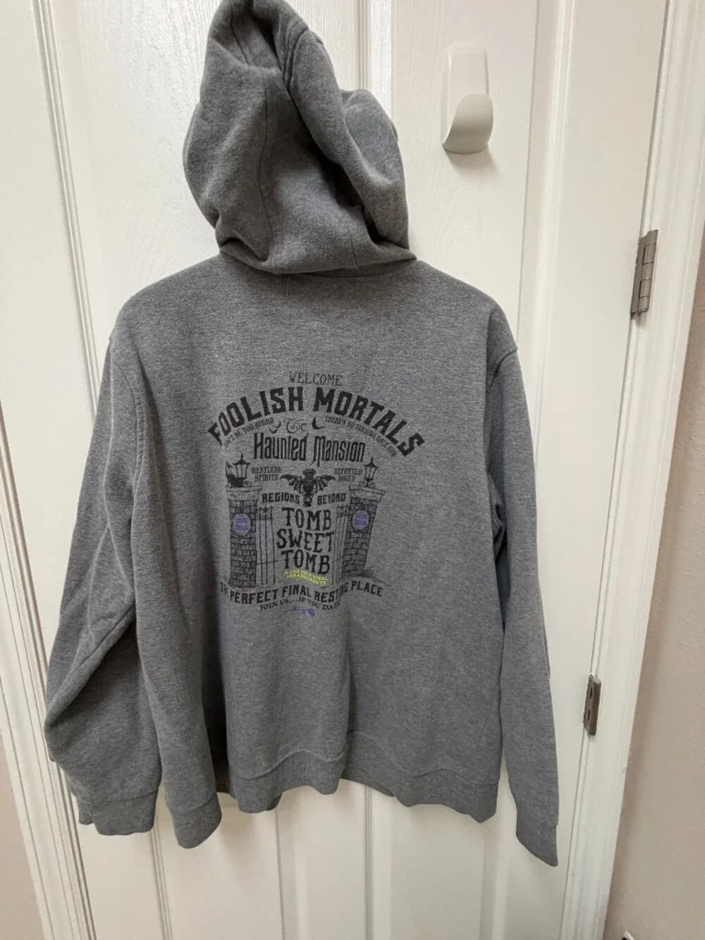 Disney Haunted Mansion Hoodie Size XL